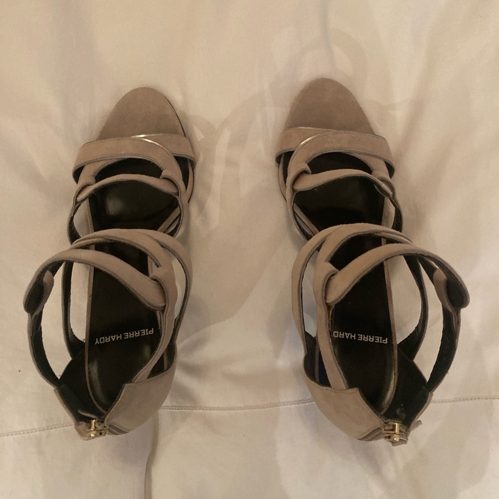 NWOT—Brand new, never worn chic Pierre Hardy heels